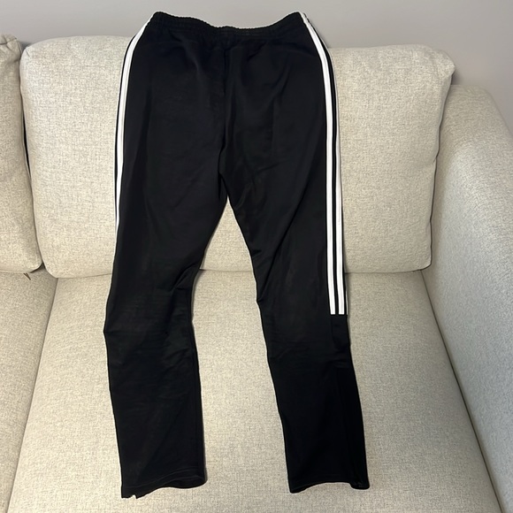 Adidas Trackpants Girls SIZE L - Picture 2 of 2